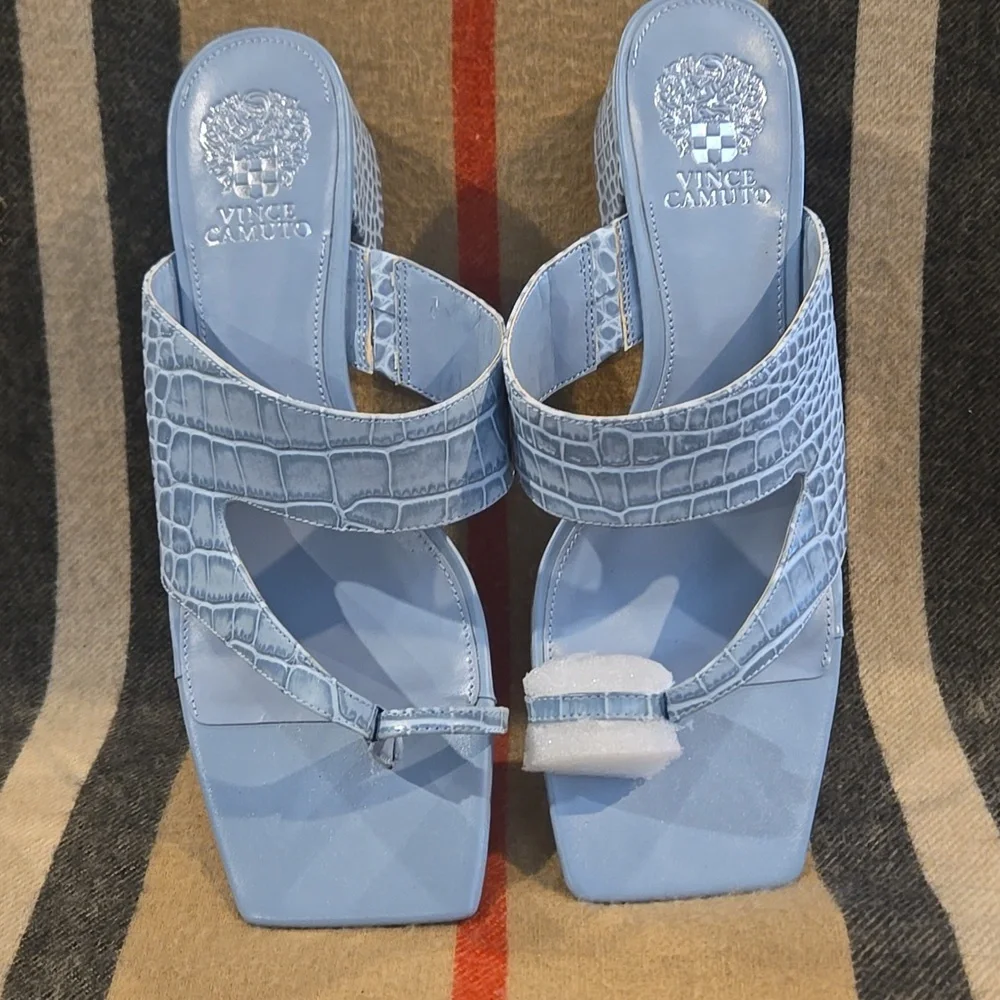 Vince Camuto Sasienda Blue Croc-Pattern Sandals Sz 11M NWOT - Picture 4 of 7